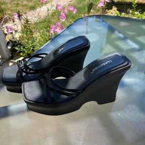 Classified black platforms